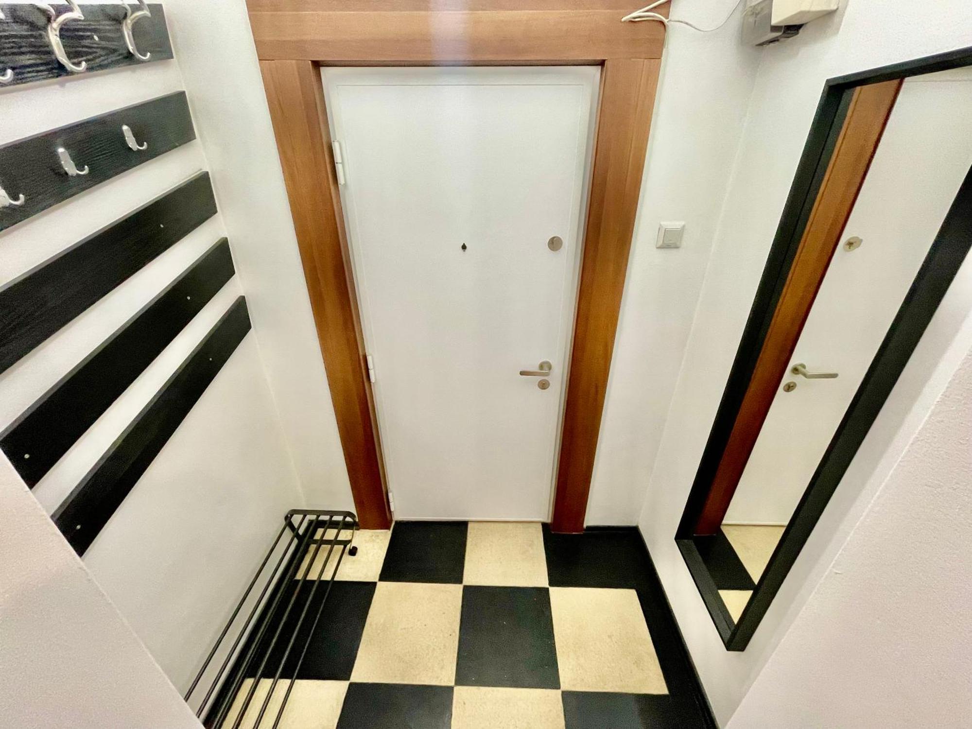 Metropole Apartments - Old City Букурещ Екстериор снимка